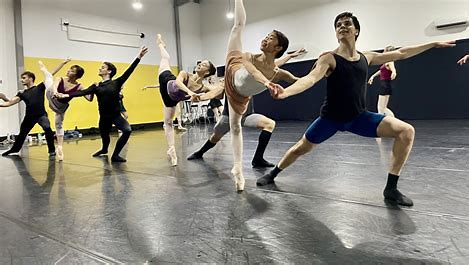 Arles youth ballet company