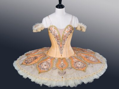 Selling/renting beautiful costume for Dancers (best for 6-11)