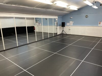 Selling dance marley in good conditions - about 900 sq ft